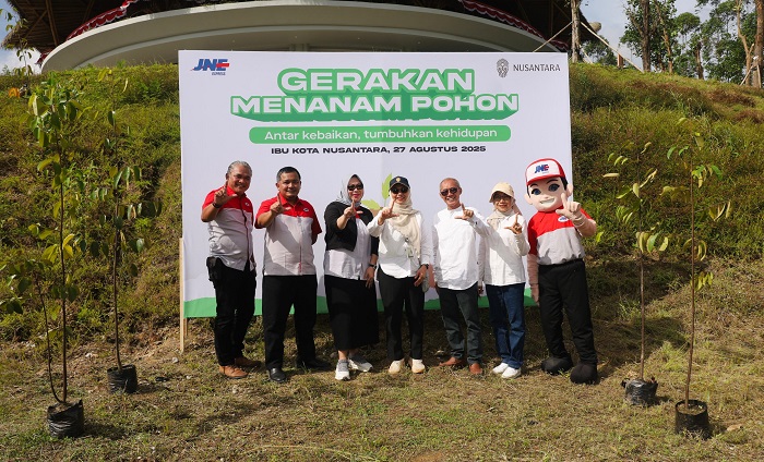 Penghijauan mengawali peresemian gerai baru JNE di IKN/dok.JNE